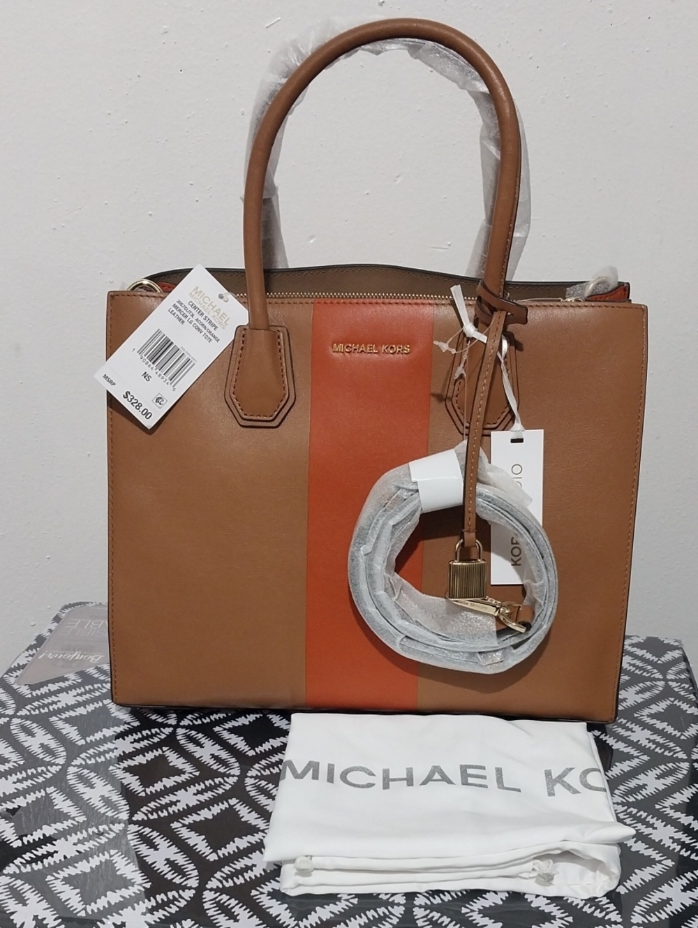 MICHEAL KORS MERCER CENTER STRIP LEATHER TOTE..NWT'S